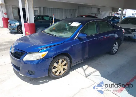 2011 Toyota Camry z USA, uszkodzony, nr VIN 4T1BF3EKXBU647435